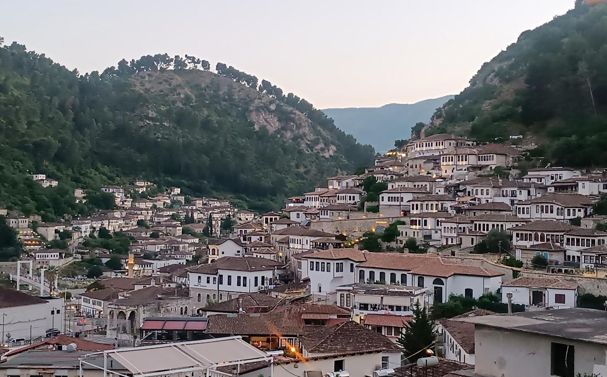 Vila Spahiu Μπεράτ Εξωτερικό φωτογραφία